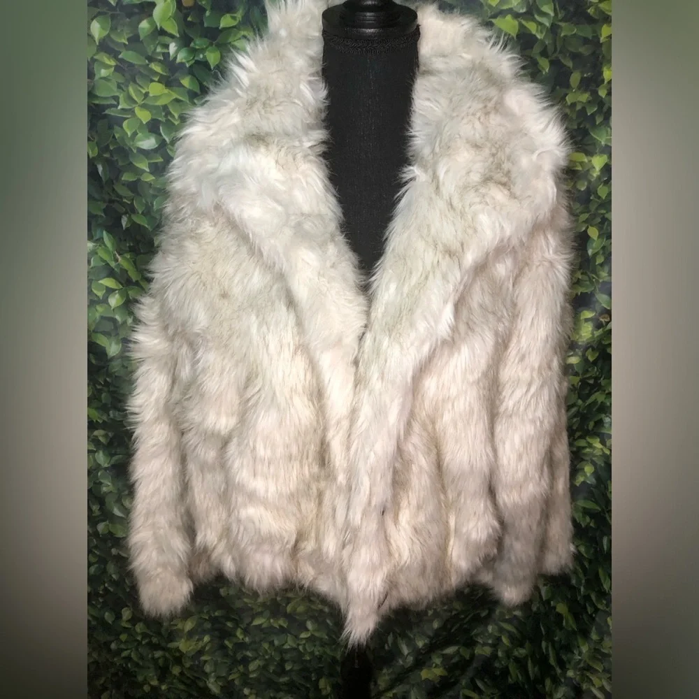 Elegant Gray Faux Fur Jacket